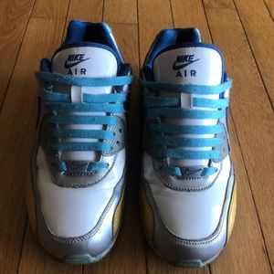 Nike Air year 2008 size 6Y